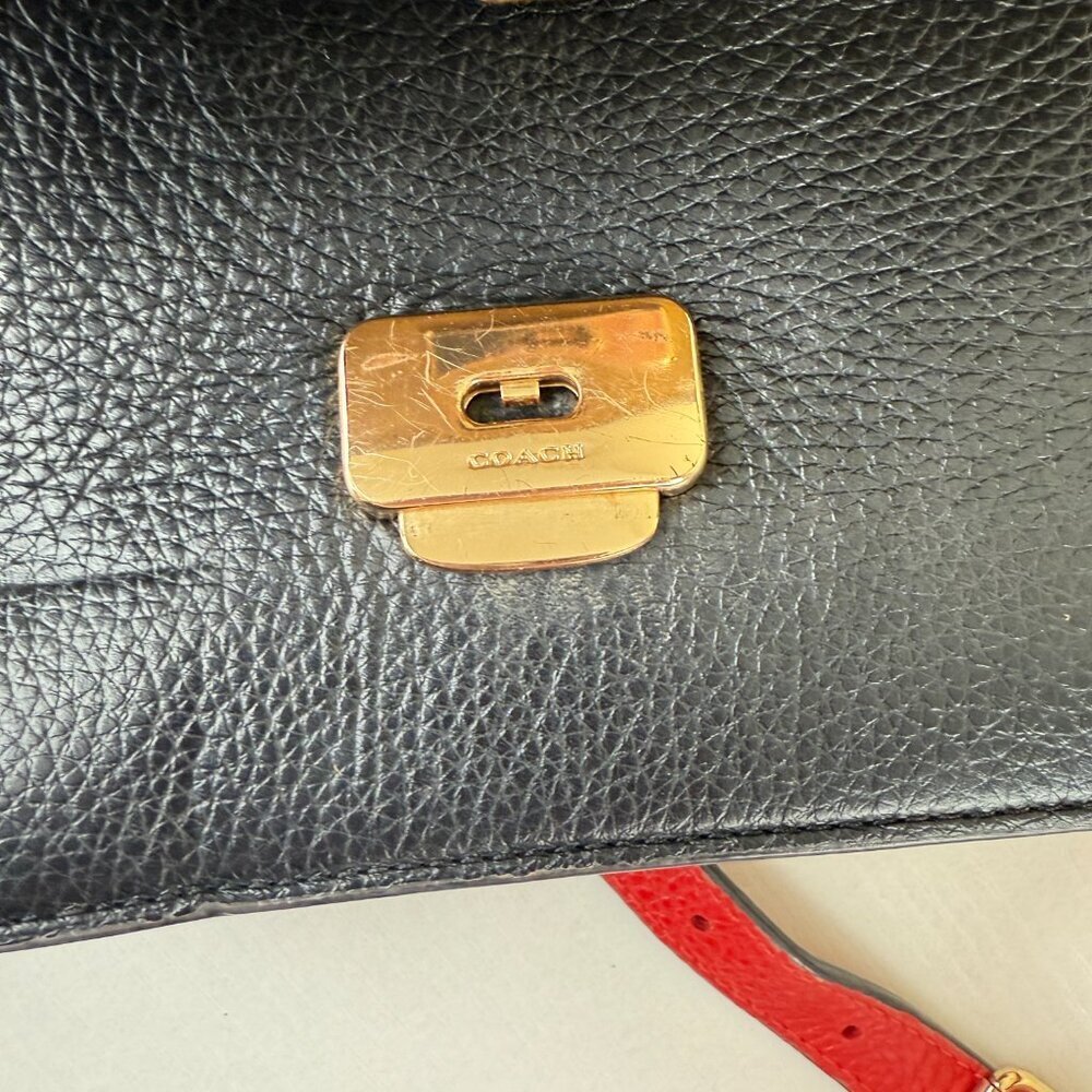 Vintage Coach Pebbled Leather Crossbody Bag - Picture 5 of 11